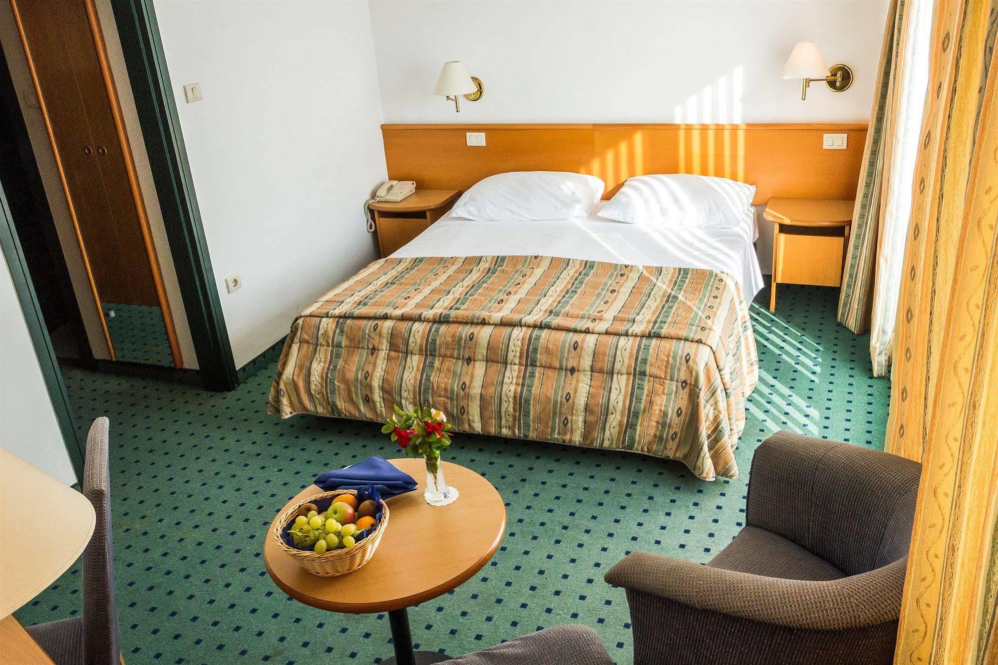 Apartments Vila Barka ポルトローシュ エクステリア 写真
